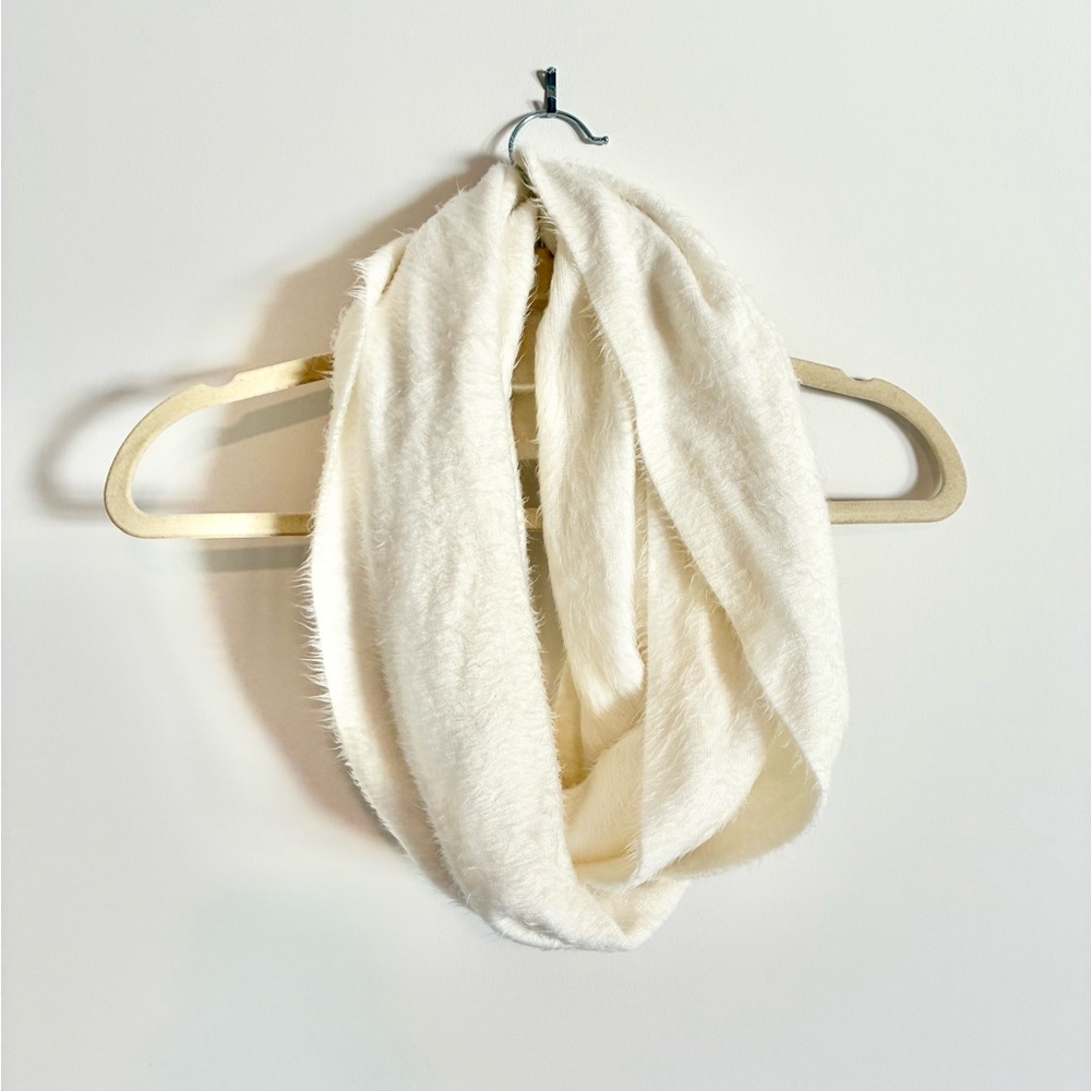 Cozy Soft Ivory Plush Infinity Scarf – One Size